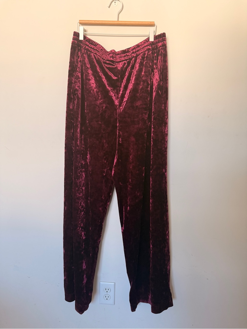 Tibi  Stretch Velvet wide-Leg Pants in Garnet L